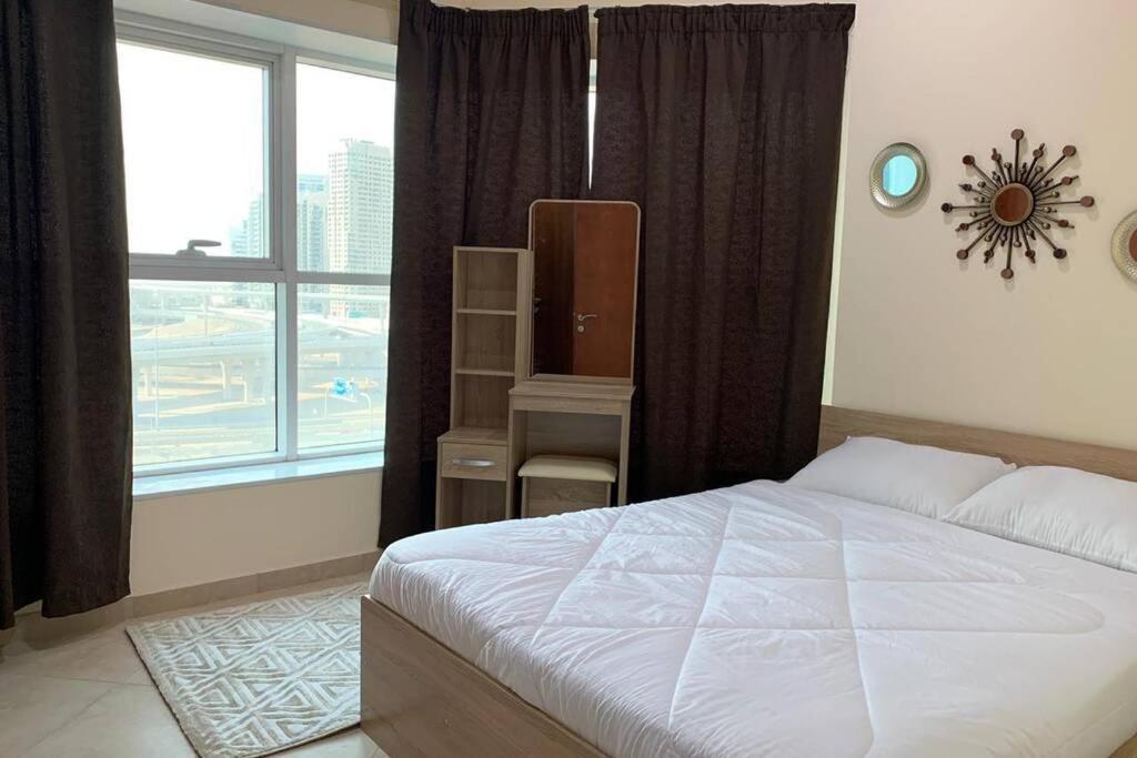 두바이 Cozy 2Bhk Near To Dmcc Metro Station -505 아파트 외부 사진